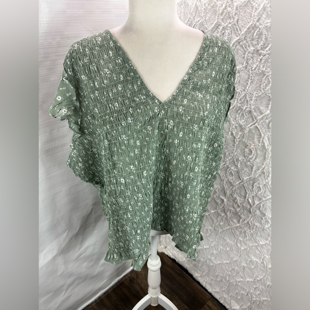 NWT Madewell Lucie V-Neck Smocked Top in Cottage Garden, Size 28W, green boho - Picture 4 of 14